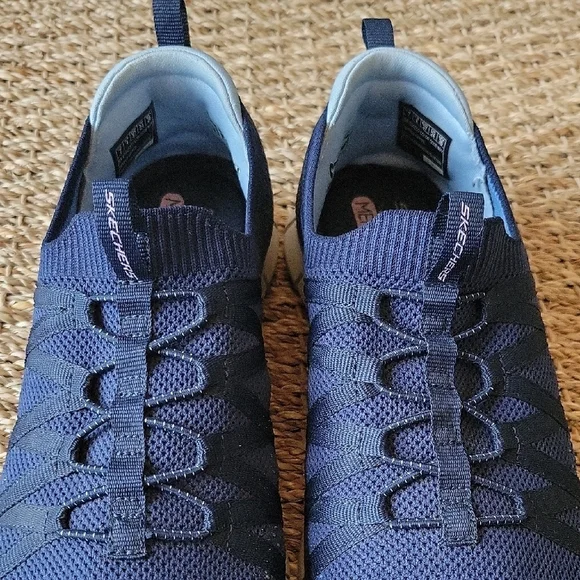 Skechers Navy Blue Slip On Women's Sneakers Size 7. Walking Shoes - Picture 4 of 9